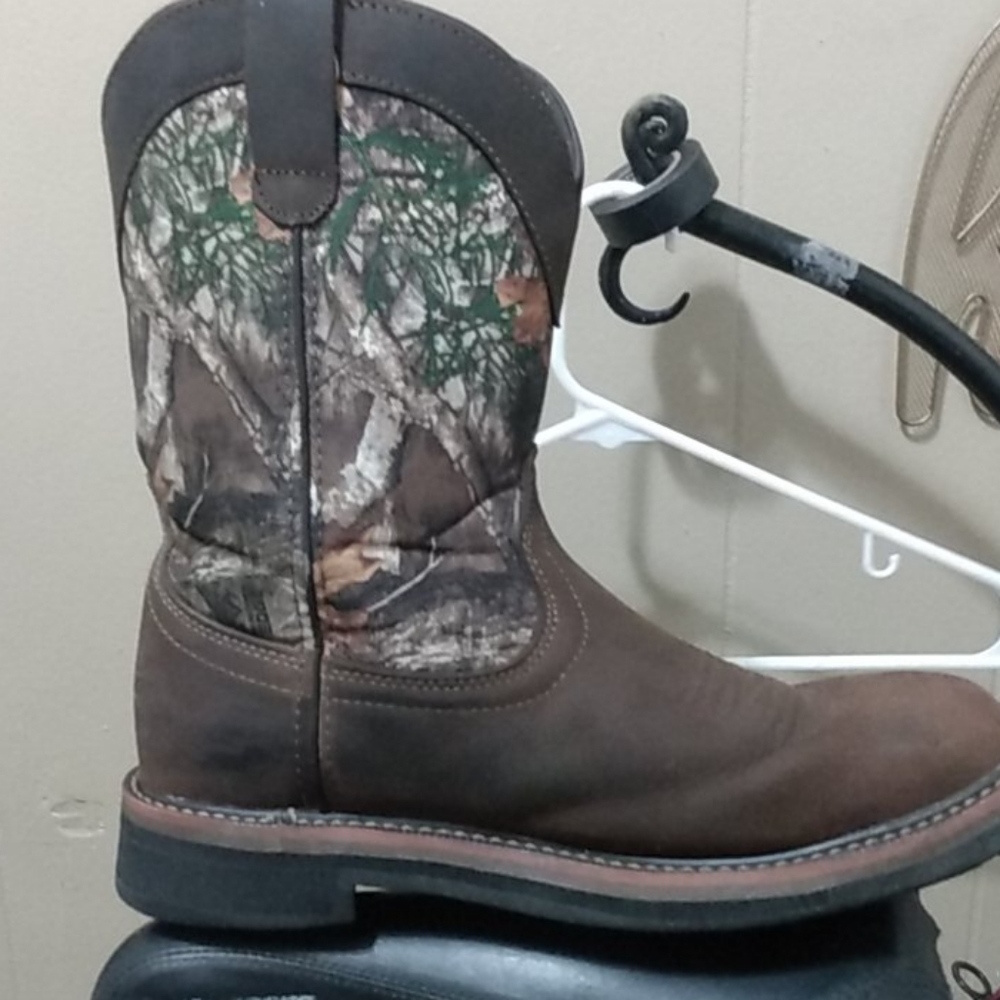 BOOTS - Picture 2 of 2
